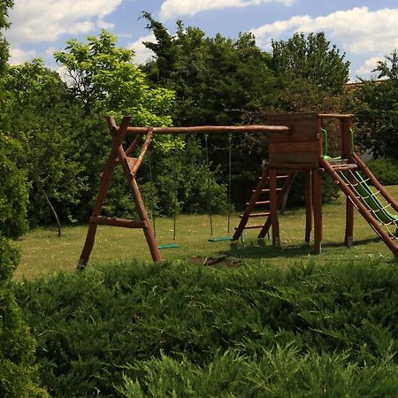 Teleki-Degenfeld Kastelyszallo Szirak Зручності фото